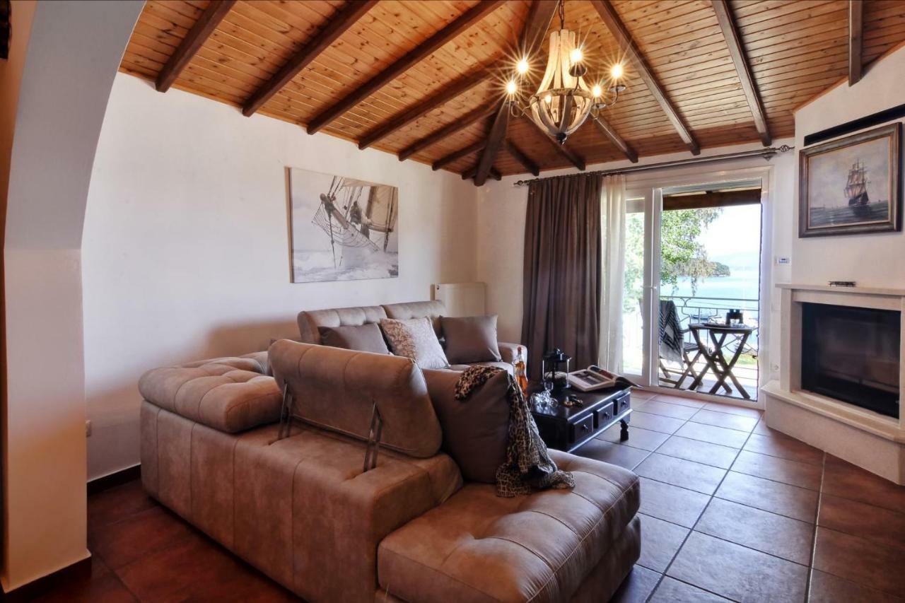 גאוביה Nicolas Beach House מראה חיצוני תמונה
